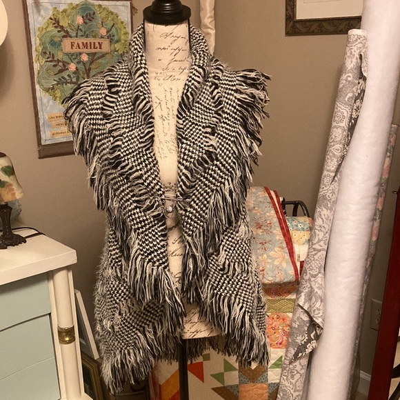 Boutique Sweater Vest Size S/M - Picture 1 of 8